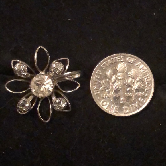 B.N. Silver Tone Rhinestone Screwback Earrings - Picture 4 of 4